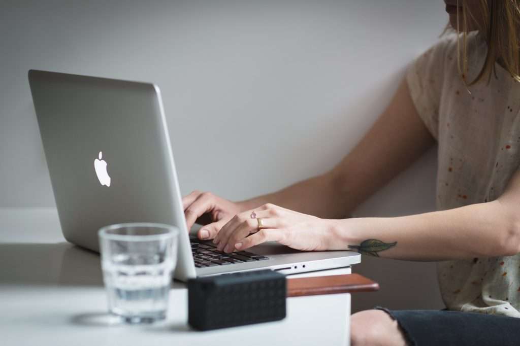 laptop 2562361 1920