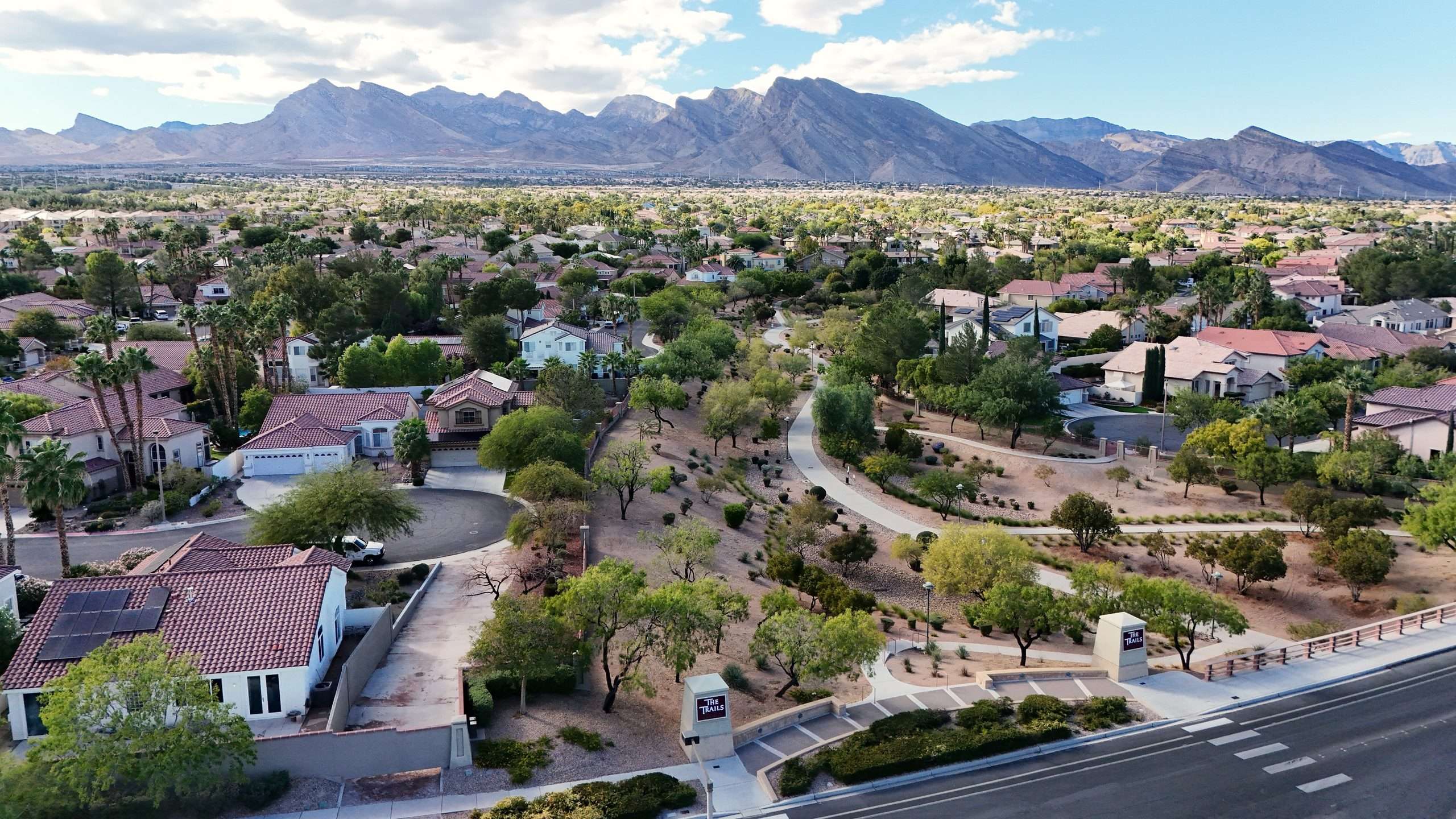 Trails in Summerlin.  Summerlin North walking trails, parks and community center